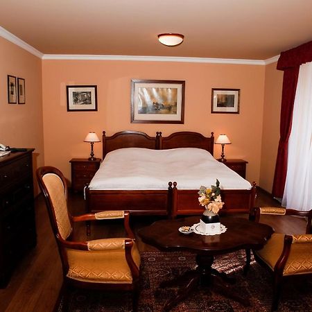Hotel Zamek Stirin Velké Popovice Dış mekan fotoğraf