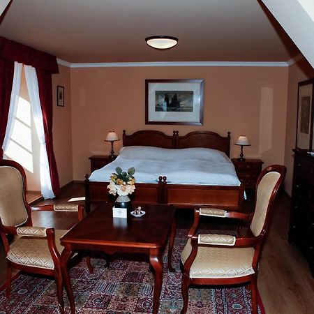Hotel Zamek Stirin Velké Popovice Dış mekan fotoğraf