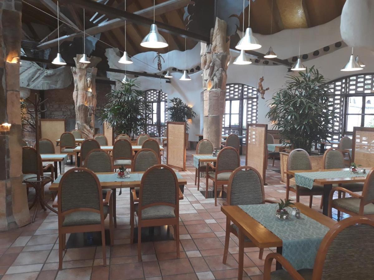 Hotel Zamek Stirin Velké Popovice Dış mekan fotoğraf