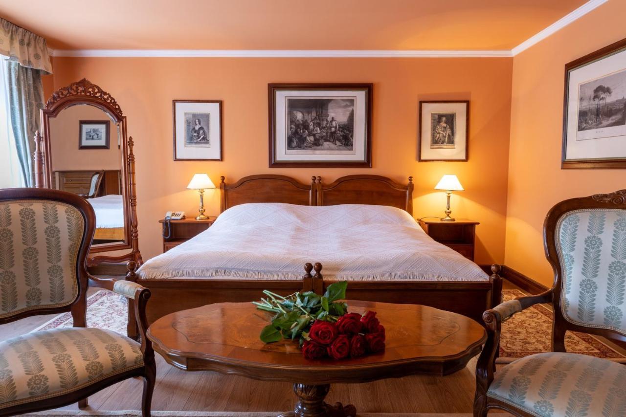 Hotel Zamek Stirin Velké Popovice Dış mekan fotoğraf