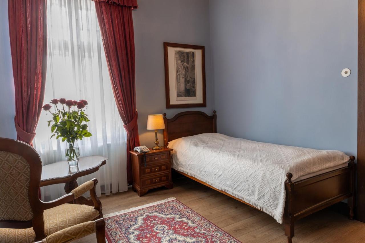 Hotel Zamek Stirin Velké Popovice Dış mekan fotoğraf