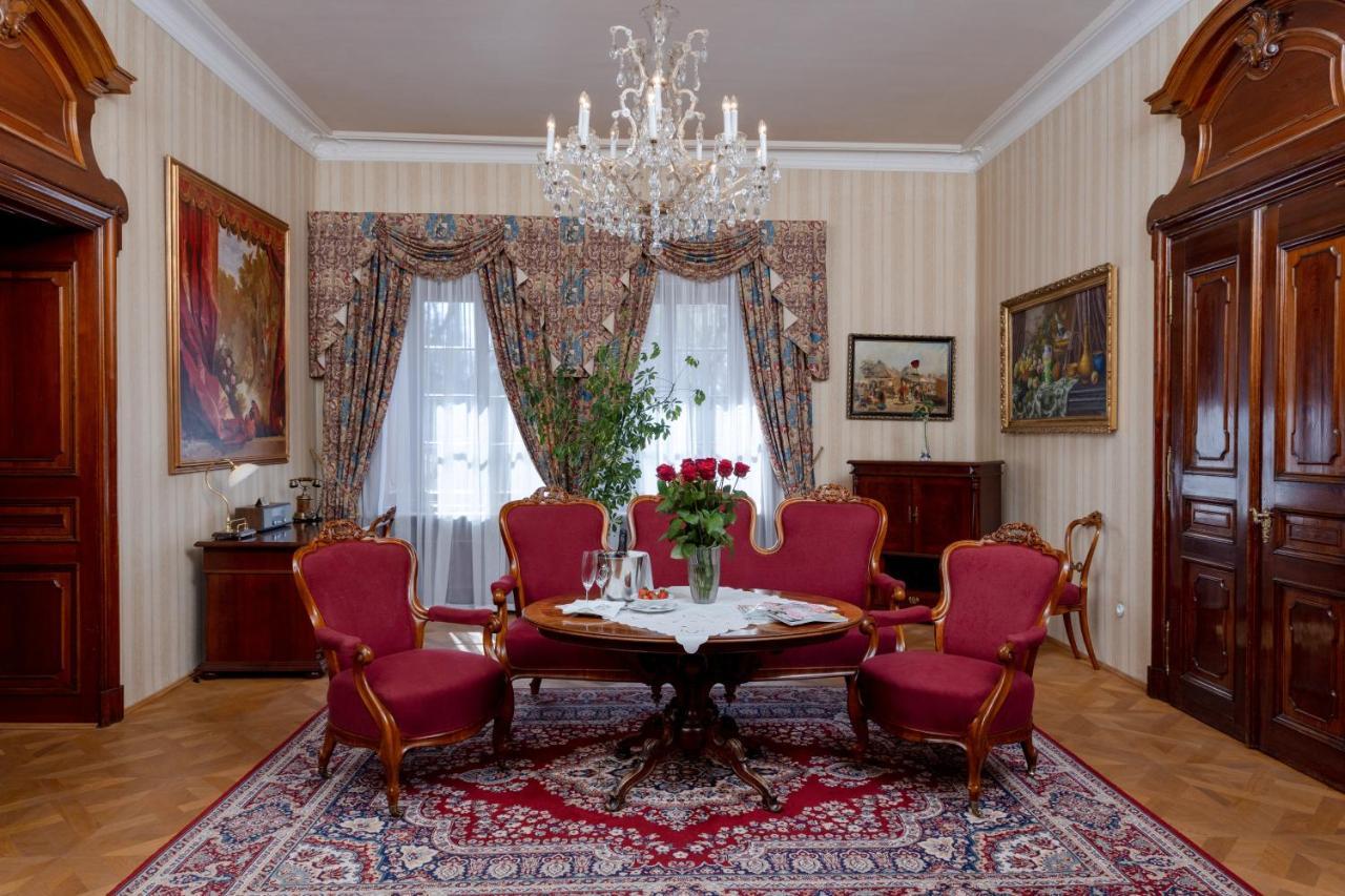 Hotel Zamek Stirin Velké Popovice Dış mekan fotoğraf