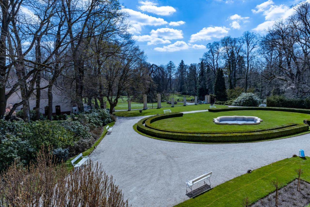 Hotel Zamek Stirin Velké Popovice Dış mekan fotoğraf