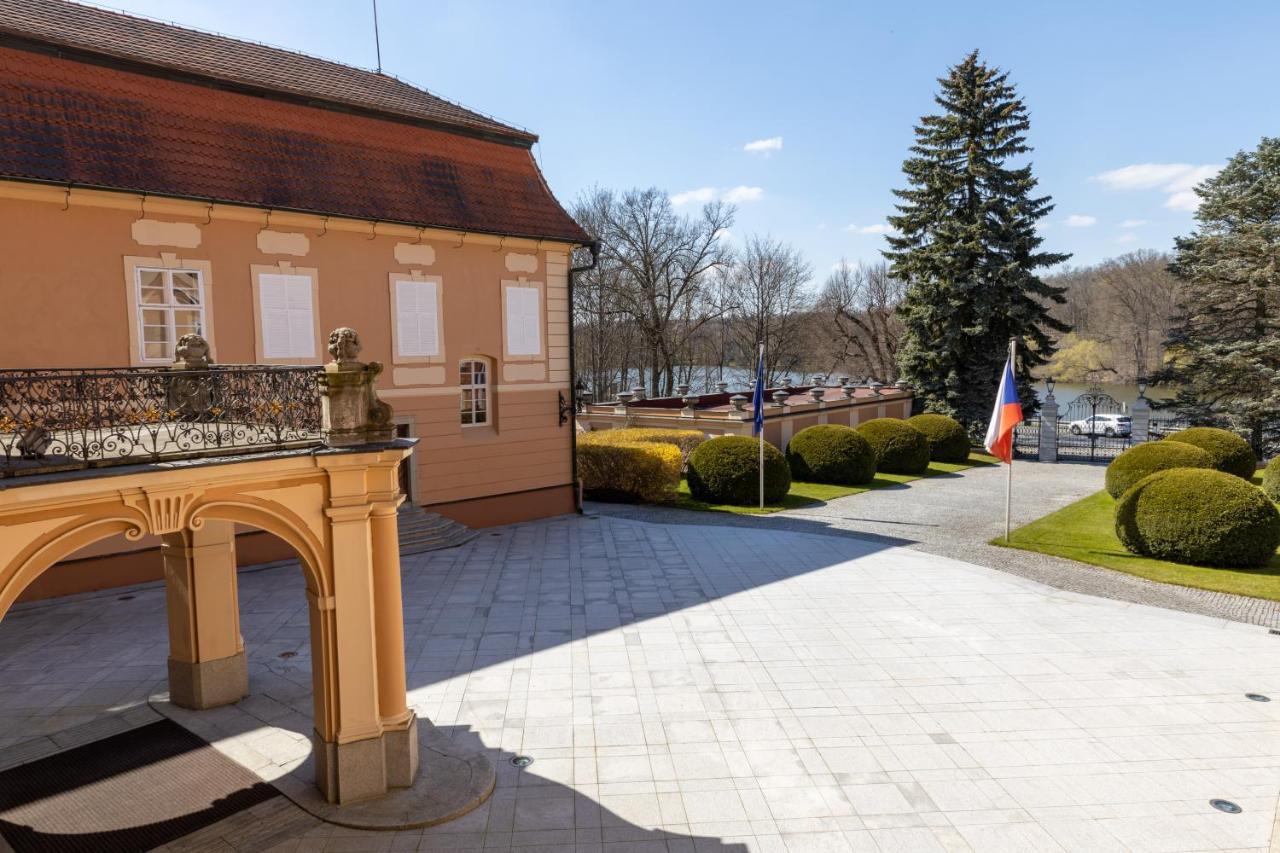 Hotel Zamek Stirin Velké Popovice Dış mekan fotoğraf