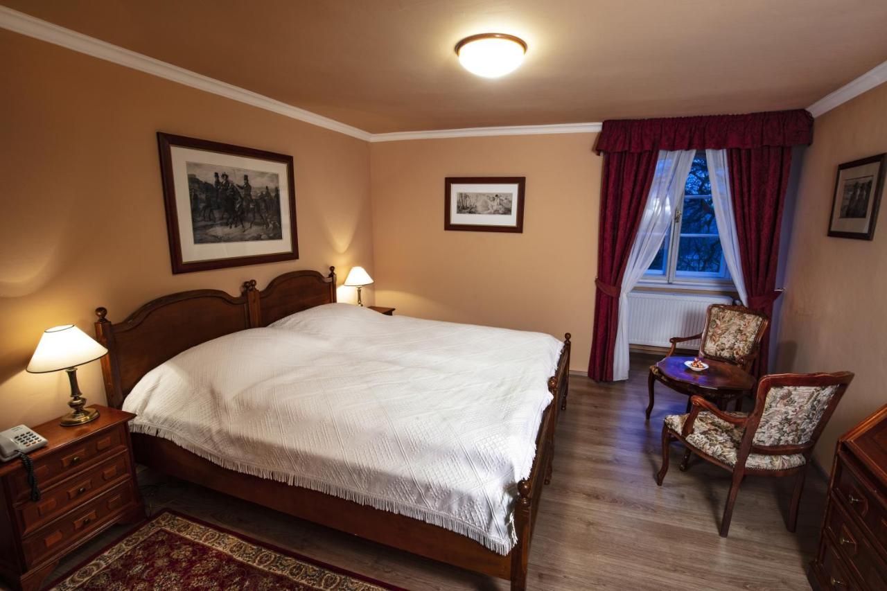 Hotel Zamek Stirin Velké Popovice Dış mekan fotoğraf