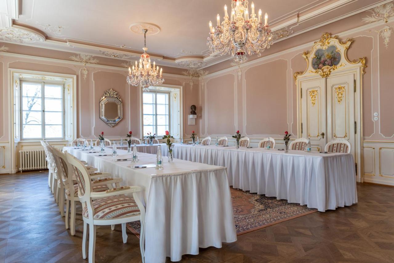 Hotel Zamek Stirin Velké Popovice Dış mekan fotoğraf