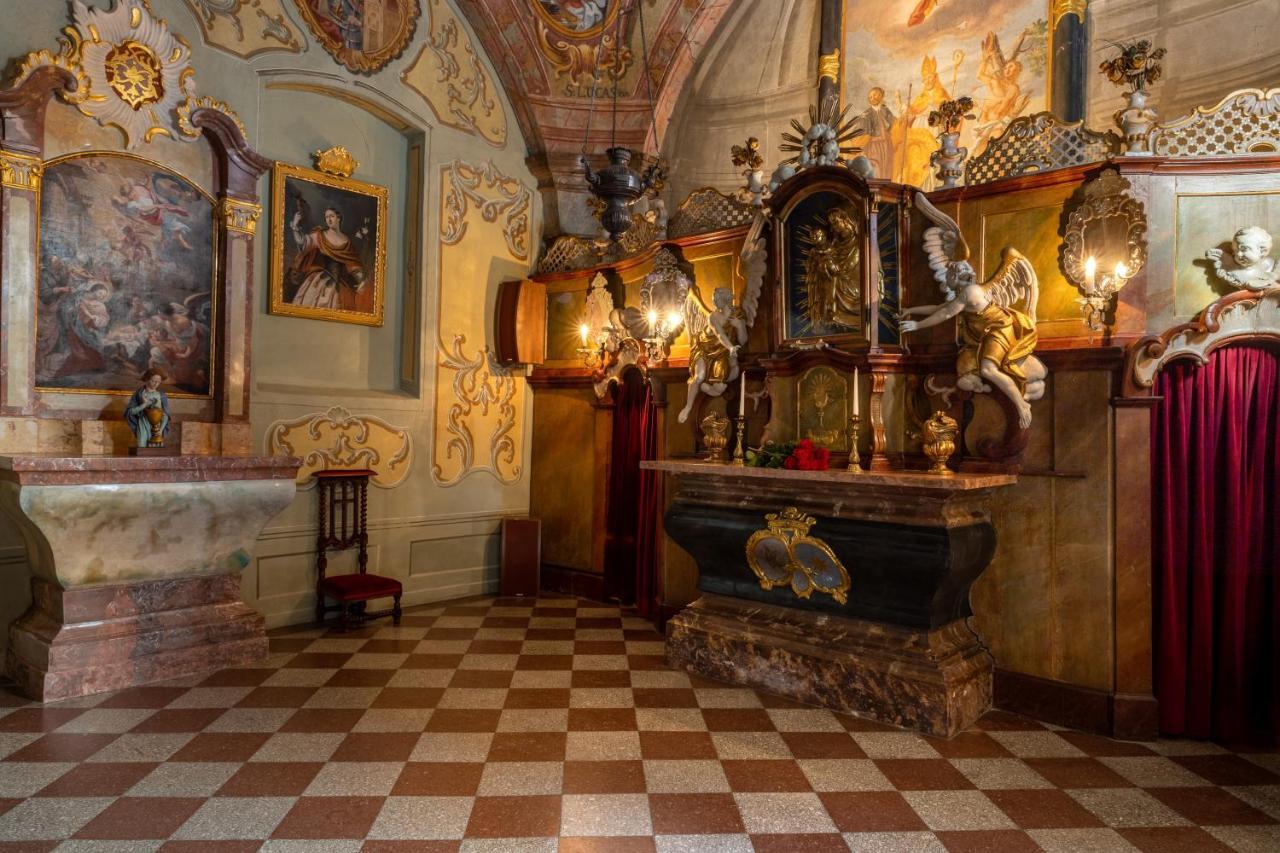 Hotel Zamek Stirin Velké Popovice Dış mekan fotoğraf