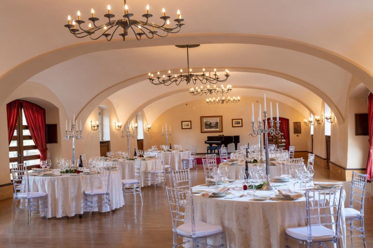 Hotel Zamek Stirin Velké Popovice Dış mekan fotoğraf