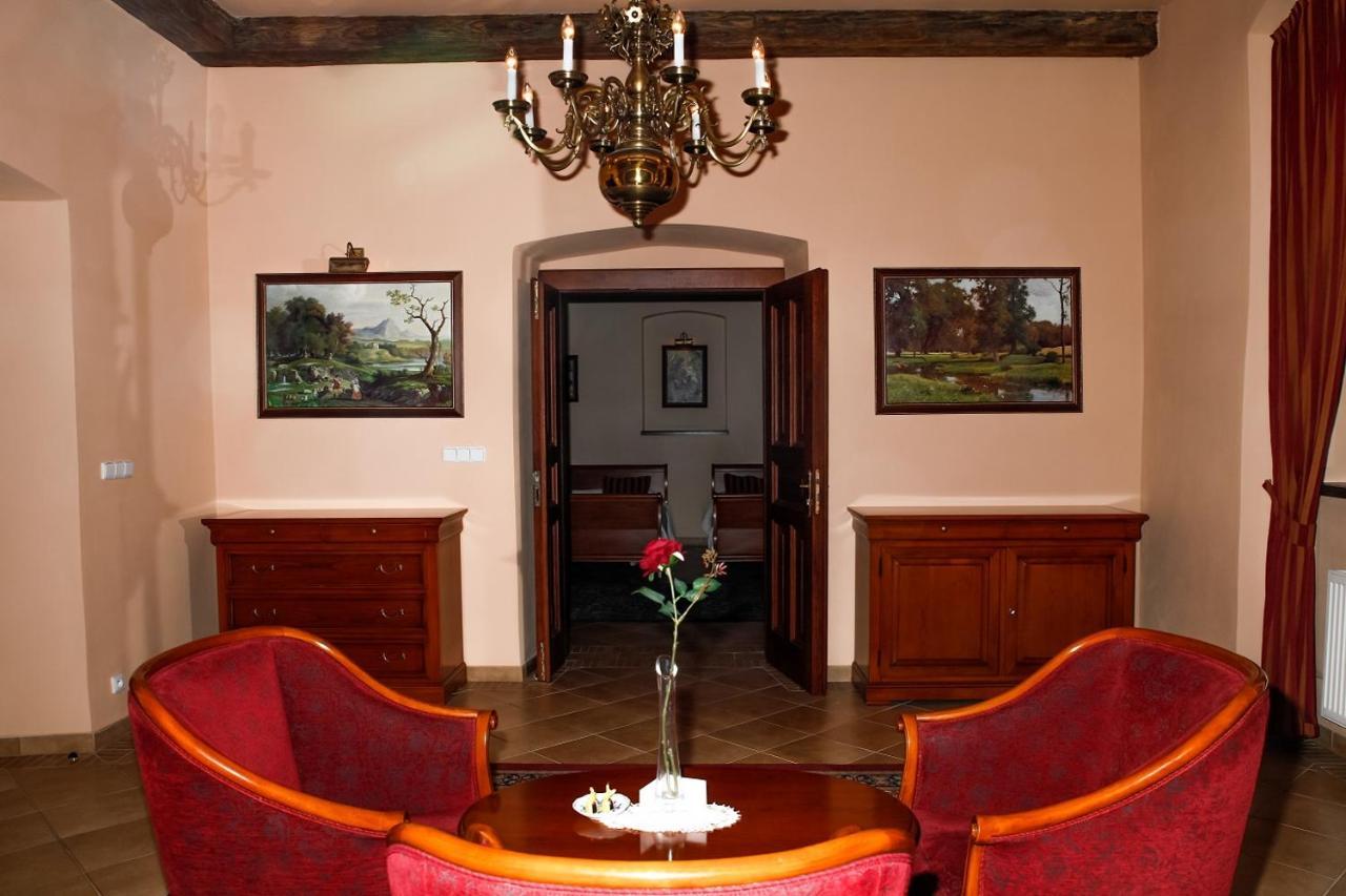 Hotel Zamek Stirin Velké Popovice Dış mekan fotoğraf