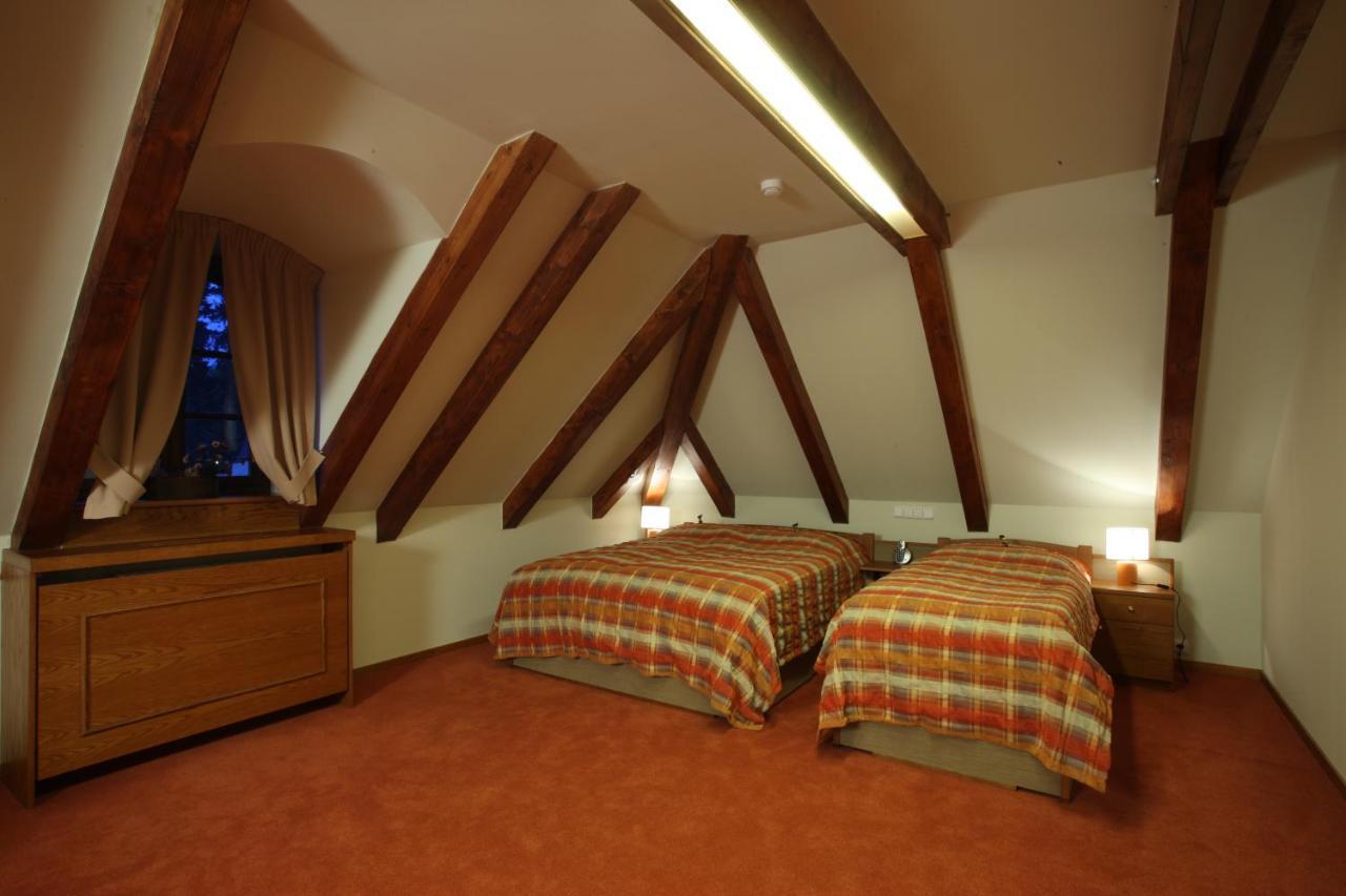 Hotel Zamek Stirin Velké Popovice Dış mekan fotoğraf